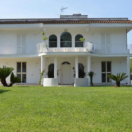 Casa Blanca B&B Latina Exteriör bild