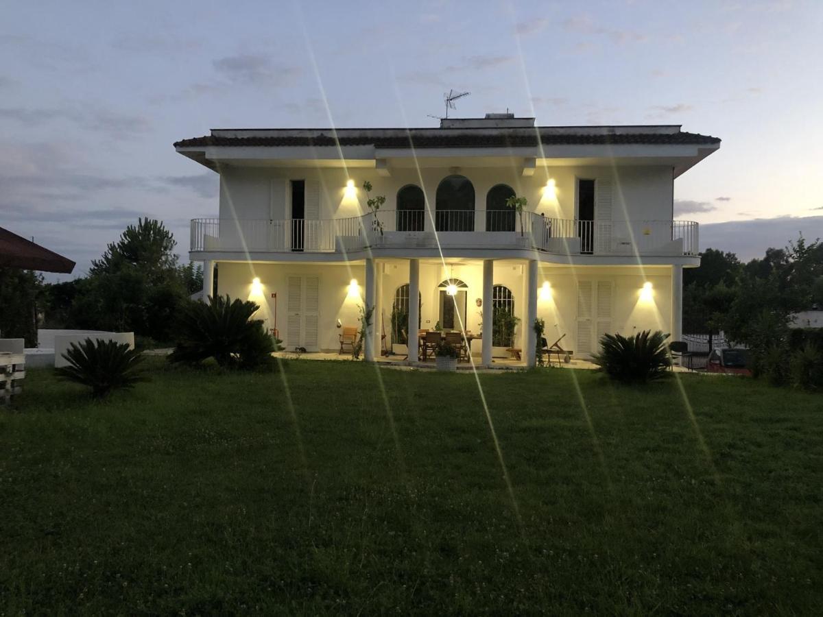 Casa Blanca B&B Latina Exteriör bild