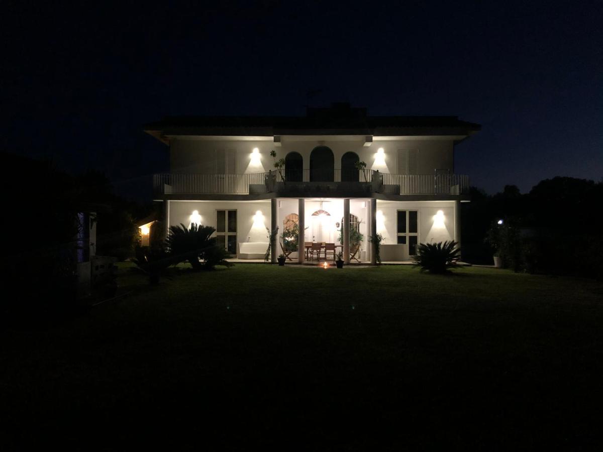 Casa Blanca B&B Latina Exteriör bild