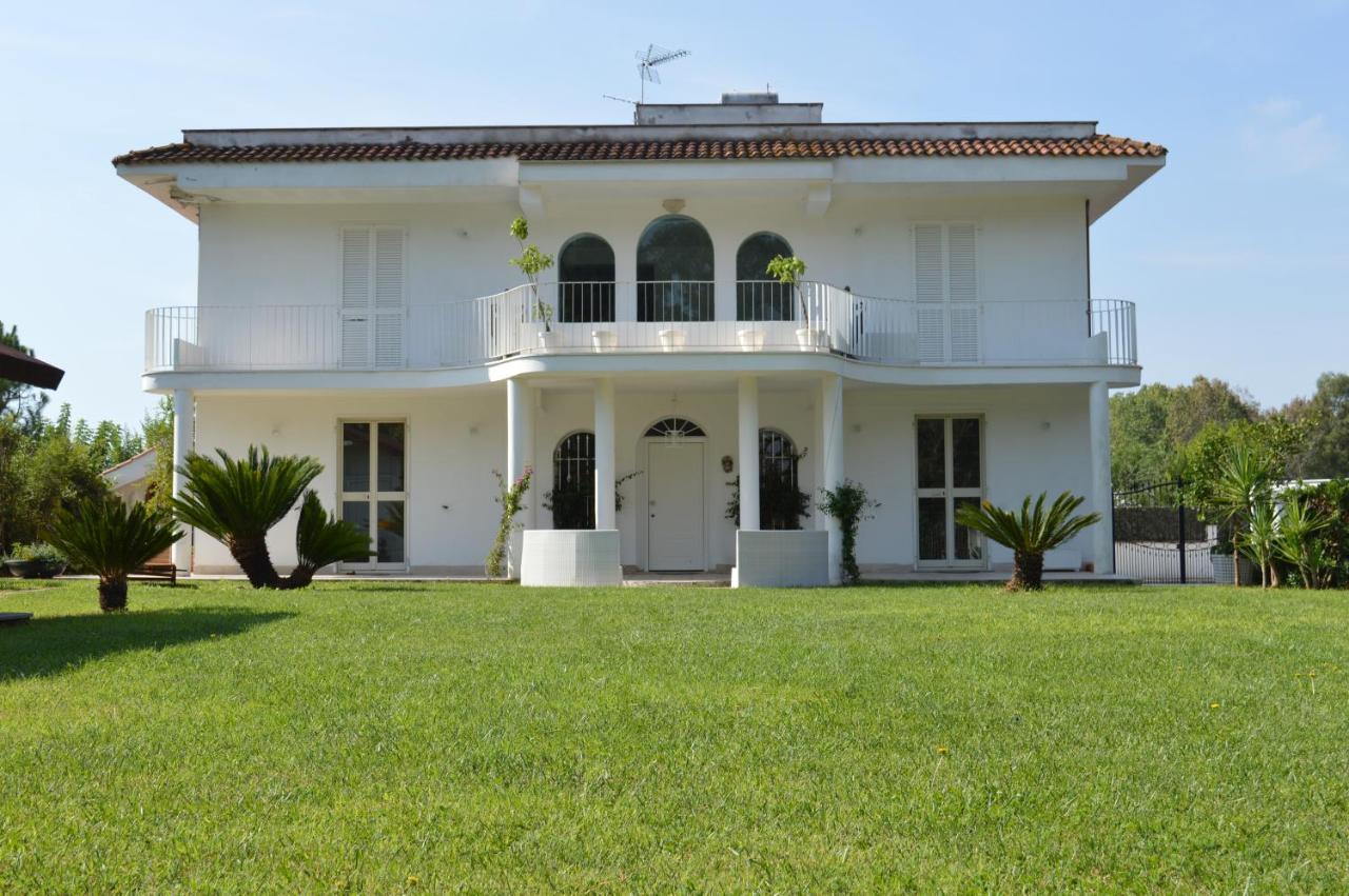 Casa Blanca B&B Latina Exteriör bild